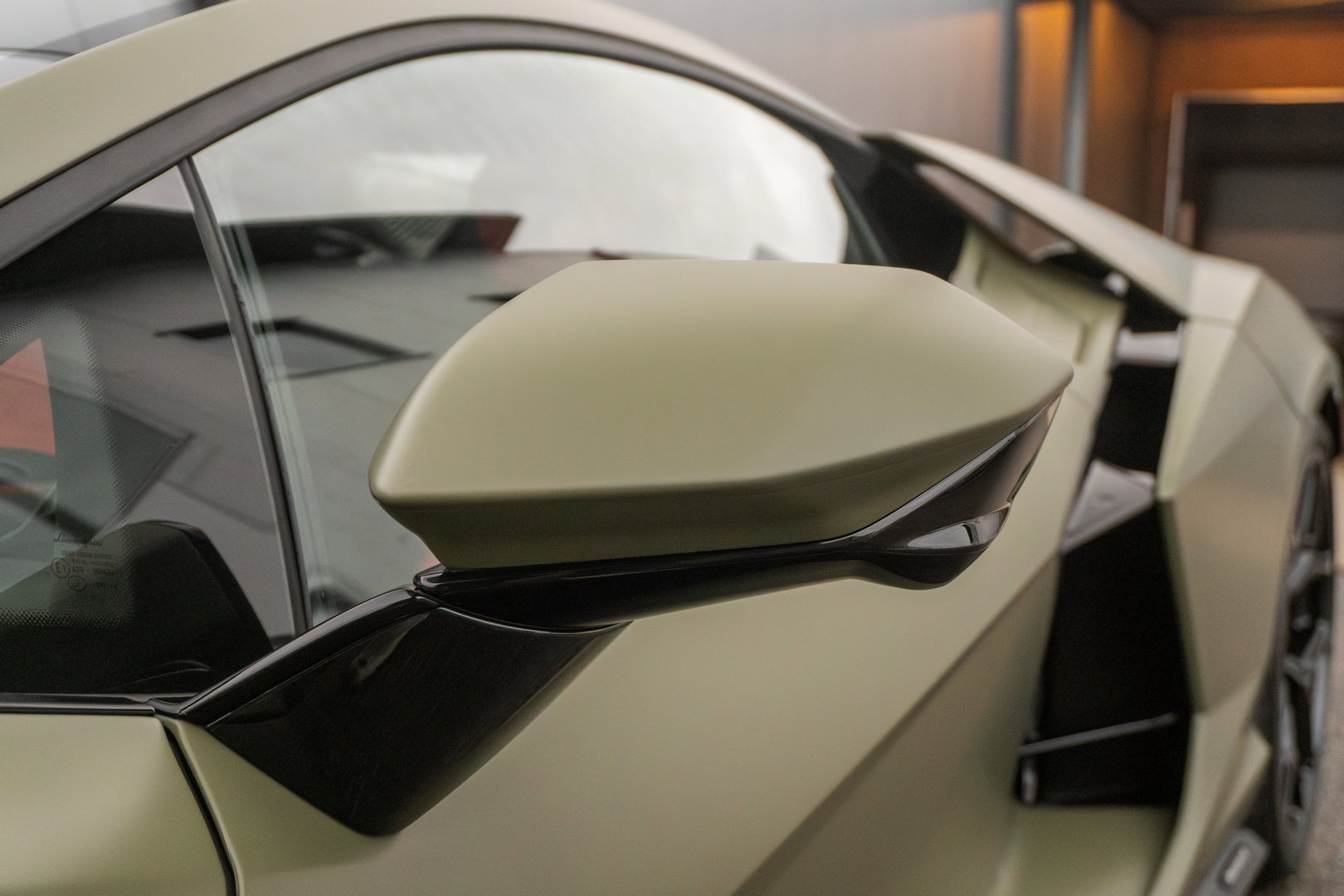 Lamborghini Revuelto