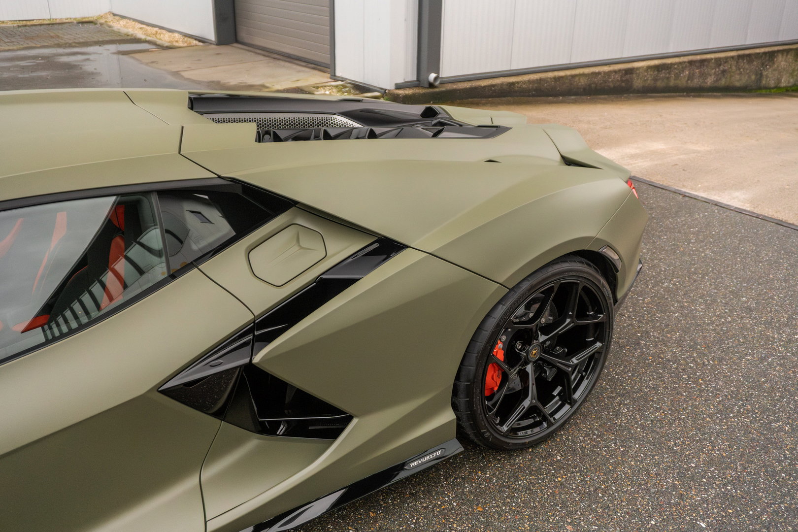 Lamborghini Revuelto