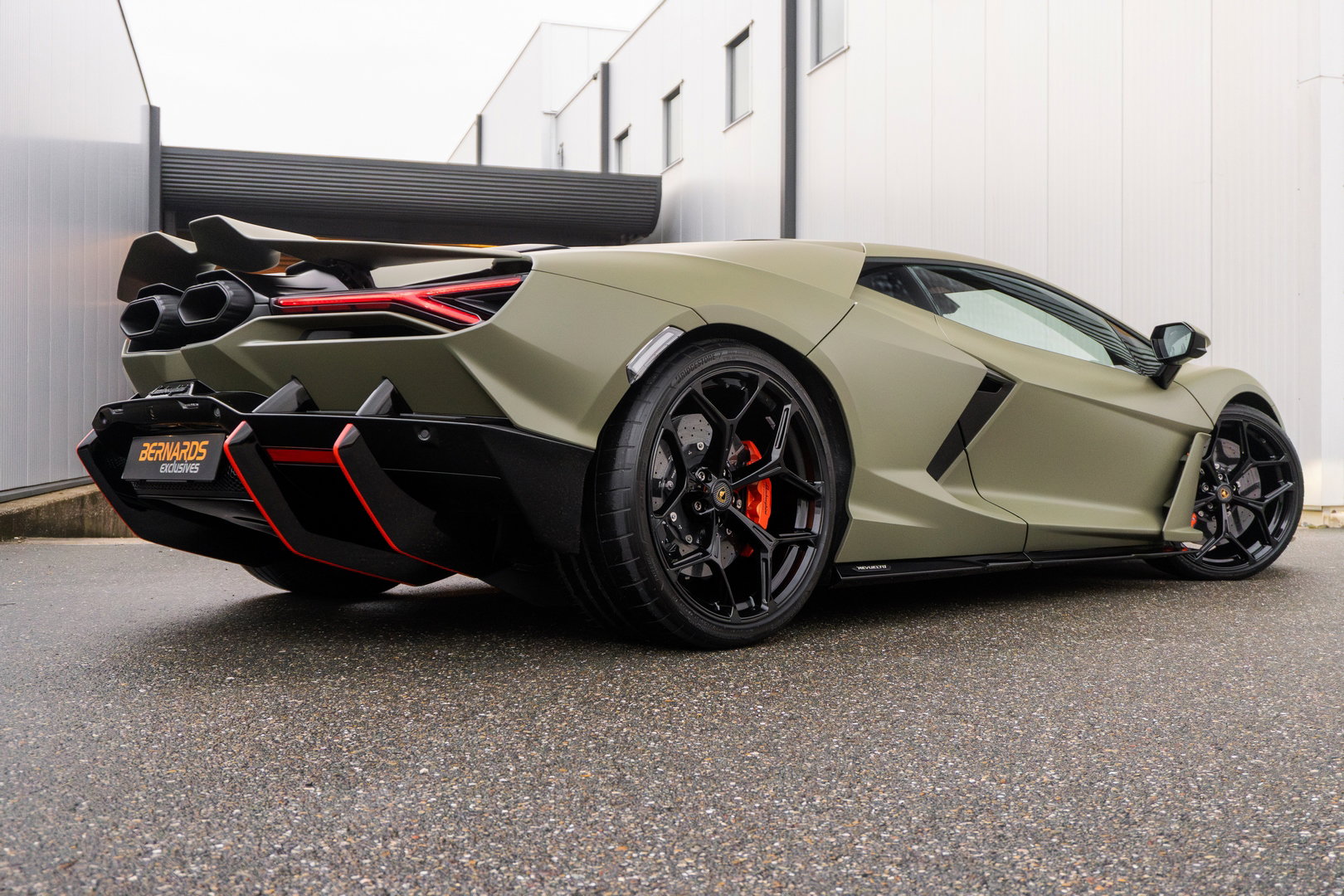 Lamborghini Revuelto