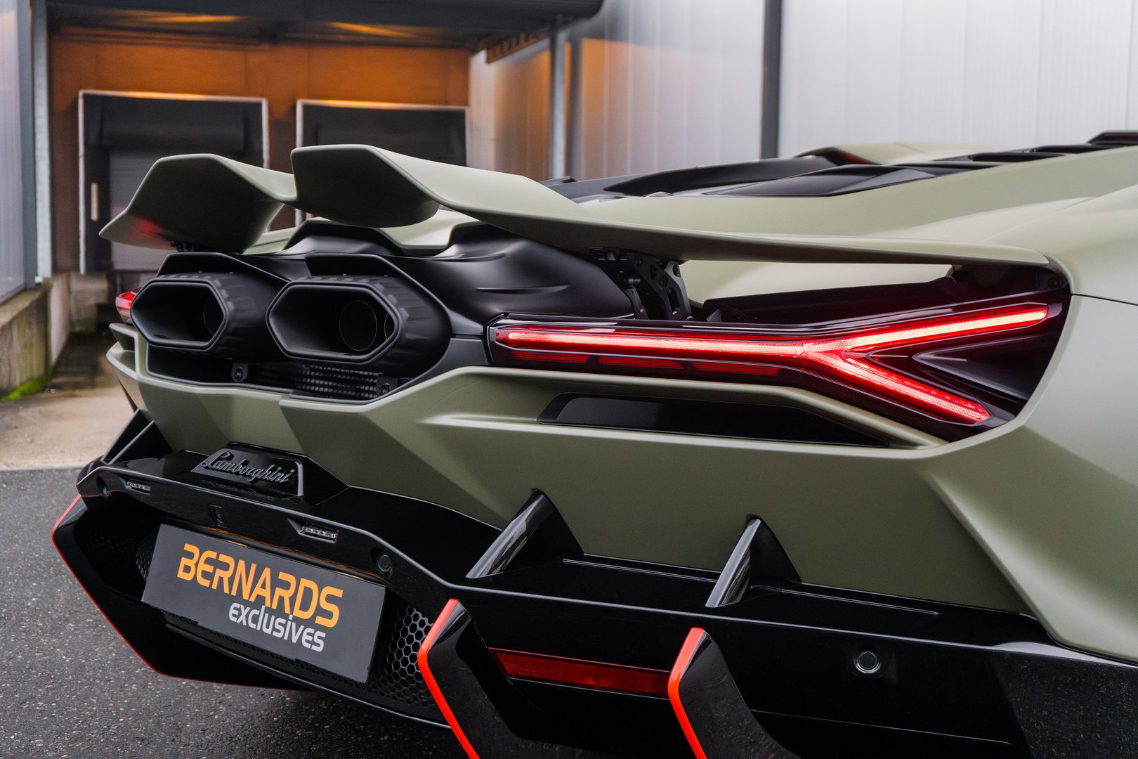 Lamborghini Revuelto