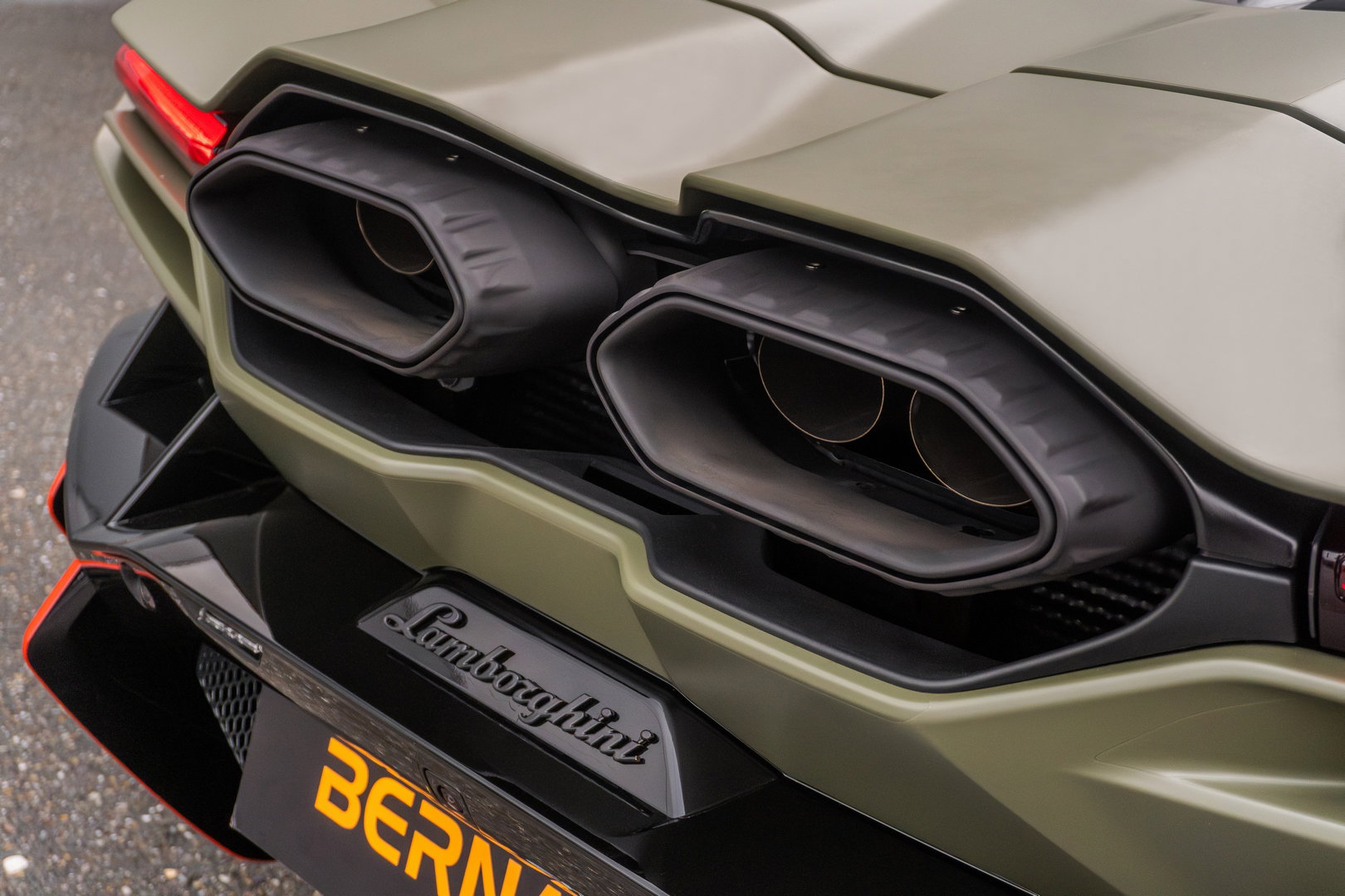 Lamborghini Revuelto