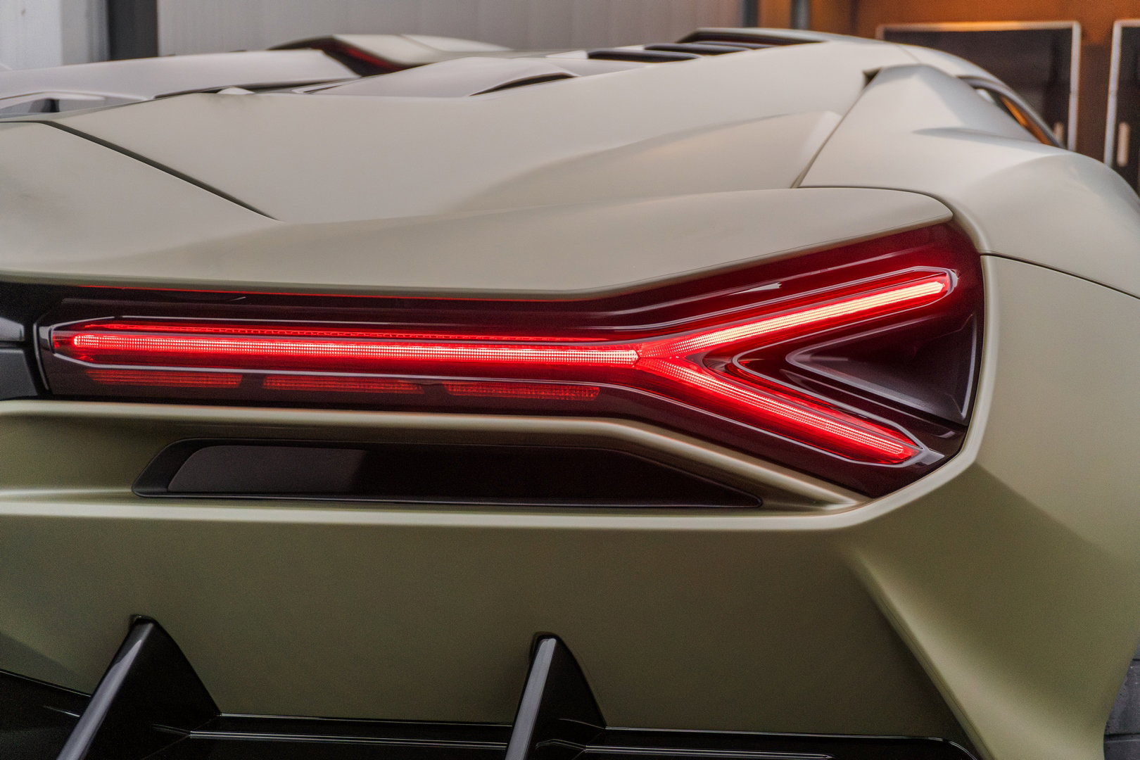 Lamborghini Revuelto