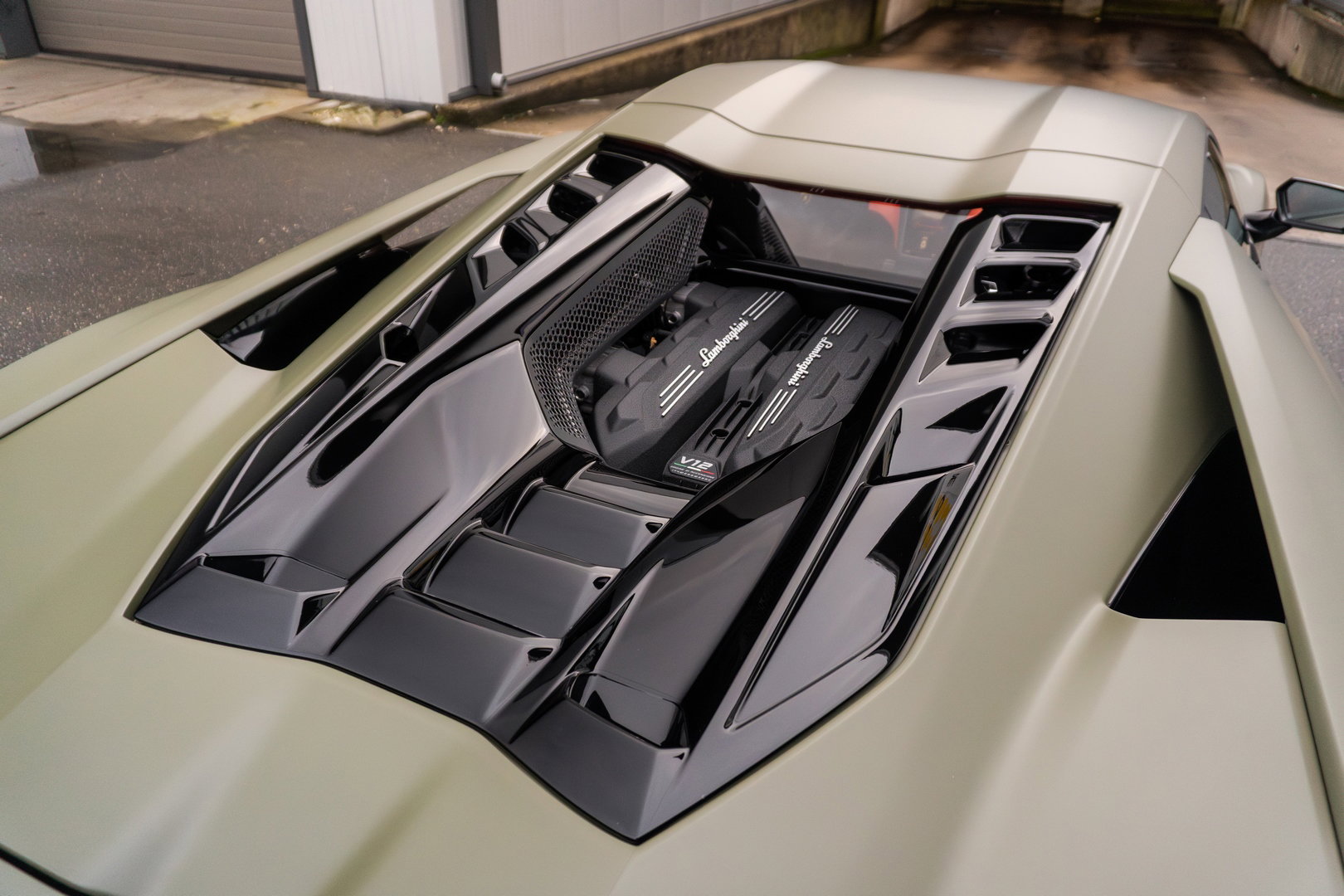 Lamborghini Revuelto
