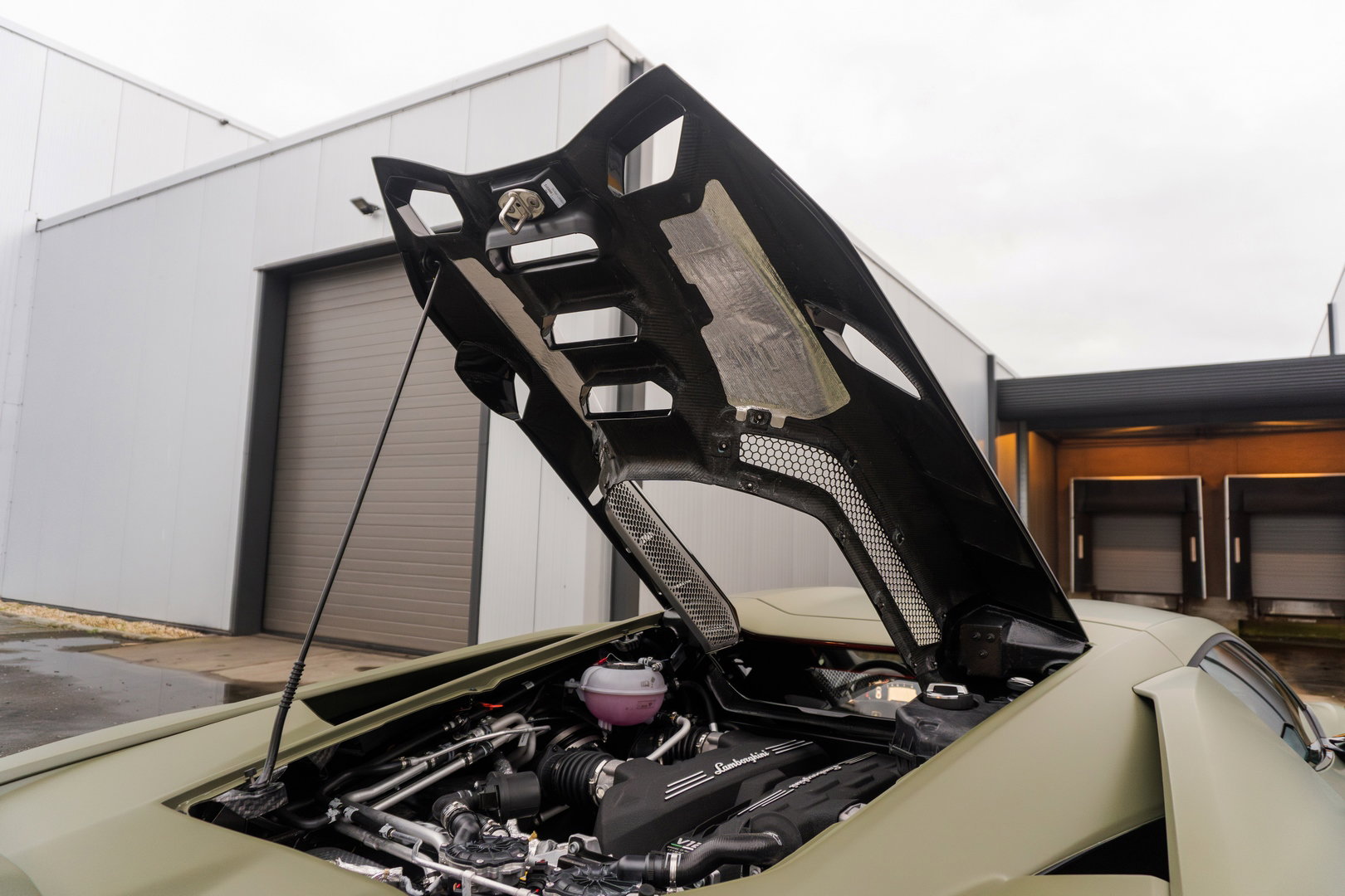 Lamborghini Revuelto
