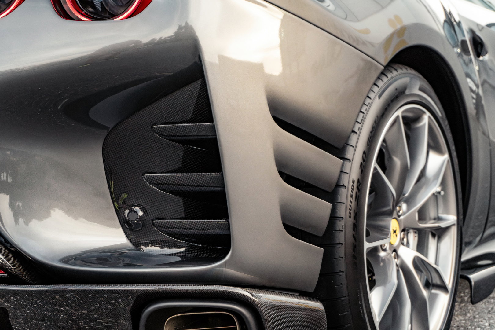 Ferrari 812 Competizione