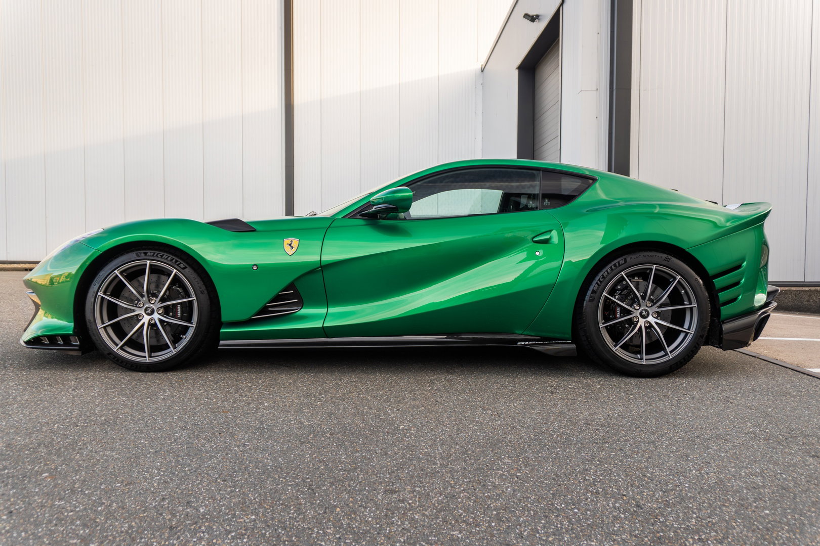 Ferrari 812 Competizione