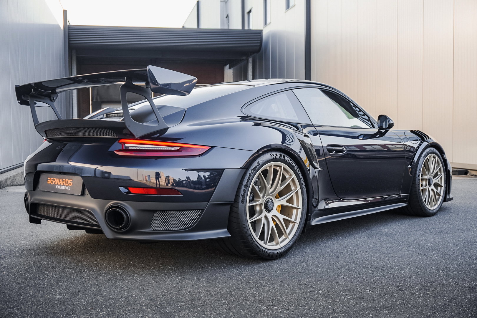 Porsche 911 (991.2) GT2 RS Weissach