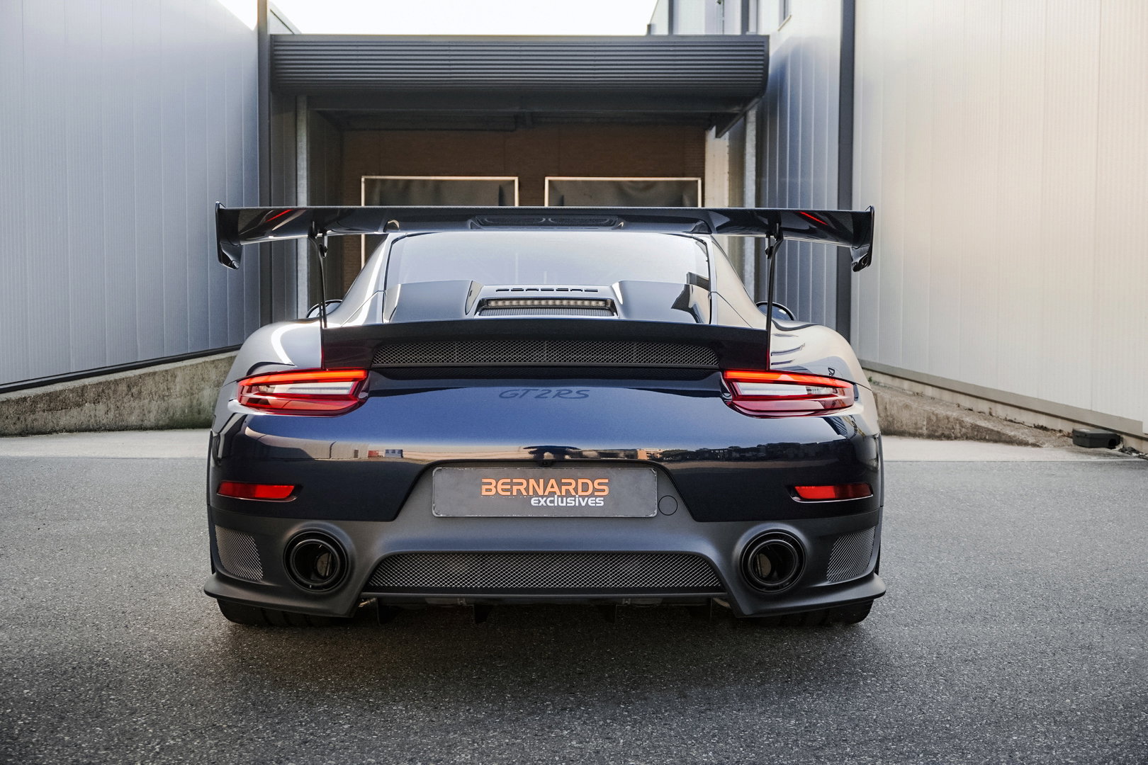 Porsche 911 (991.2) GT2 RS Weissach