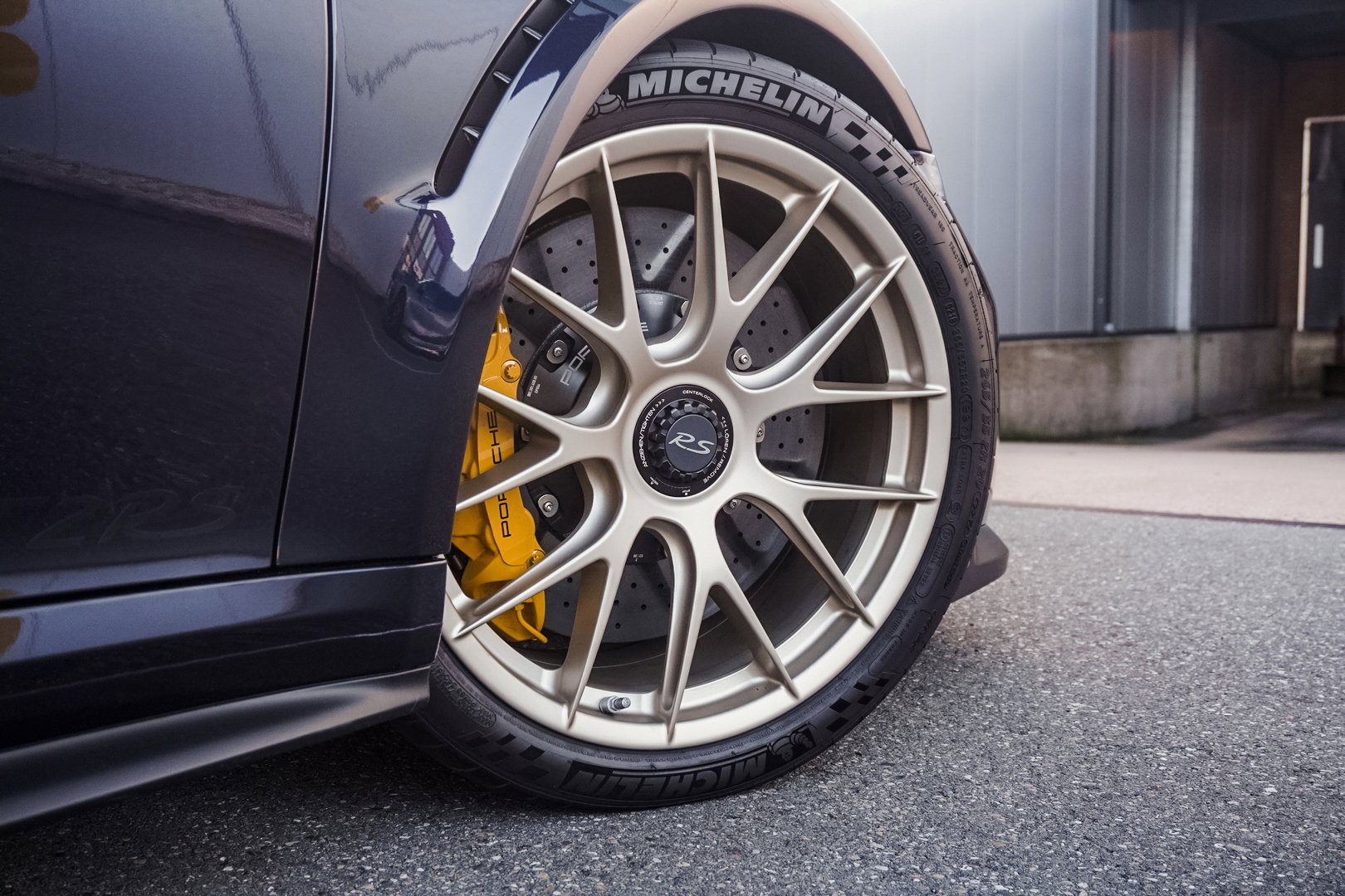 Porsche 911 (991.2) GT2 RS Weissach