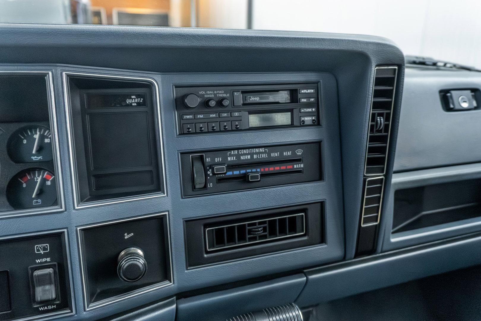 Jeep Wagoneer