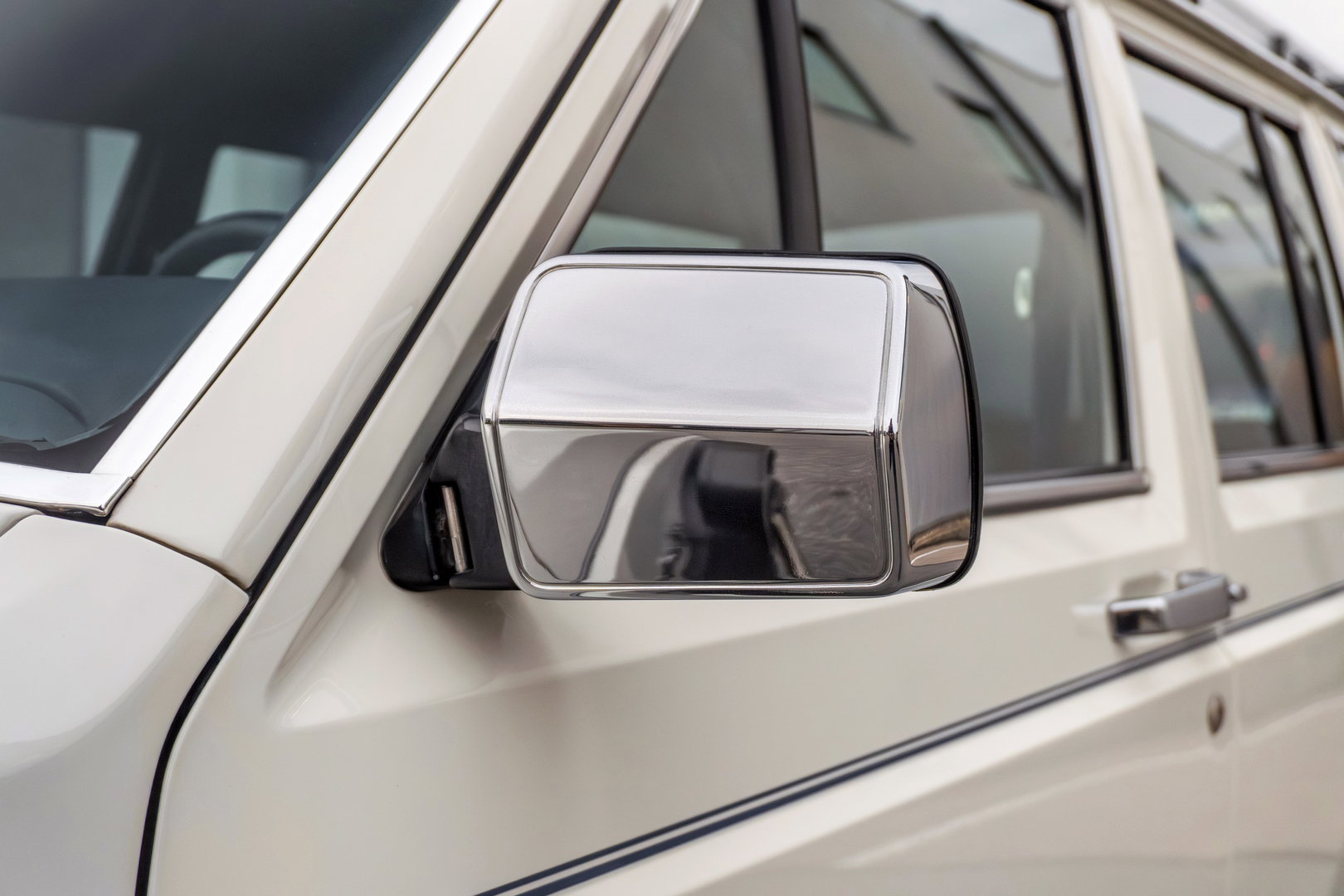 Jeep Wagoneer