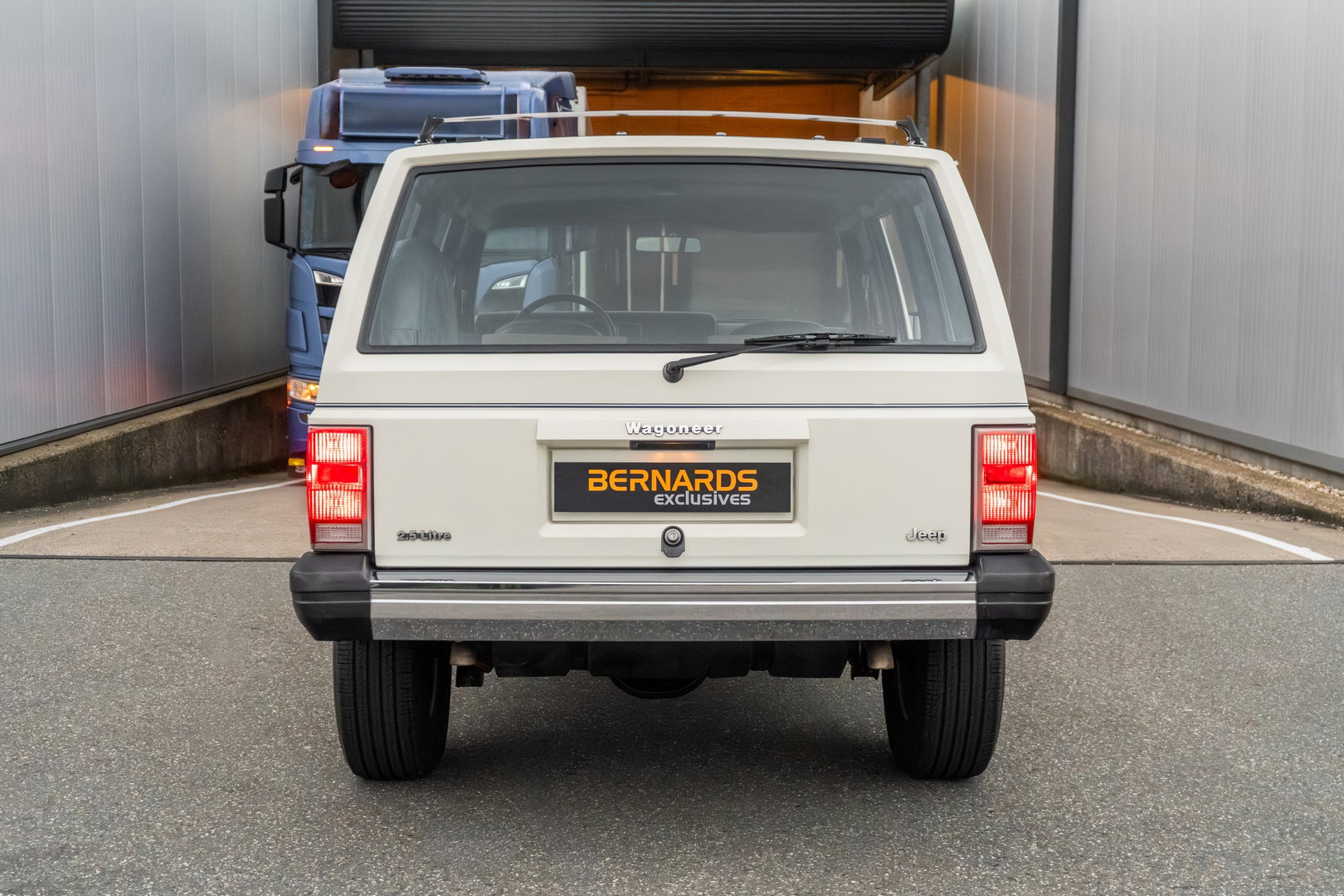 Jeep Wagoneer