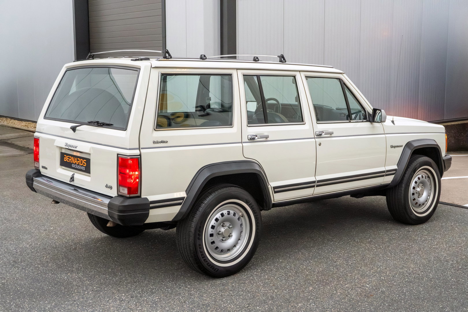 Jeep Wagoneer