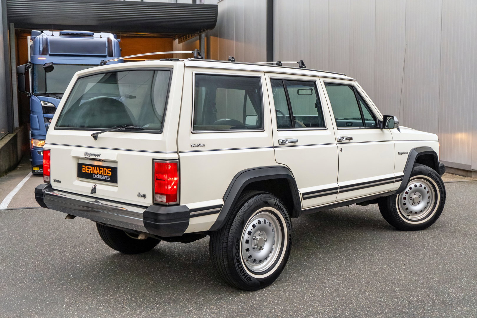 Jeep Wagoneer