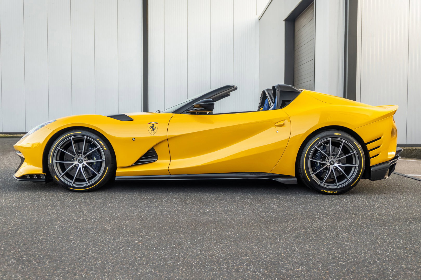 Ferrari 812 Competizione Aperta