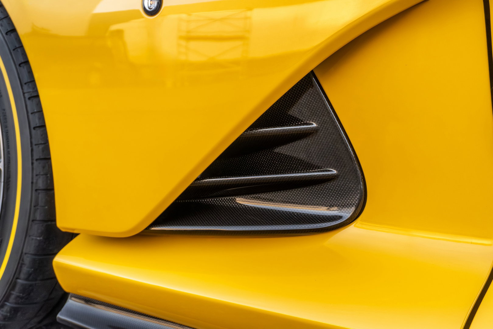 Ferrari 812 Competizione Aperta
