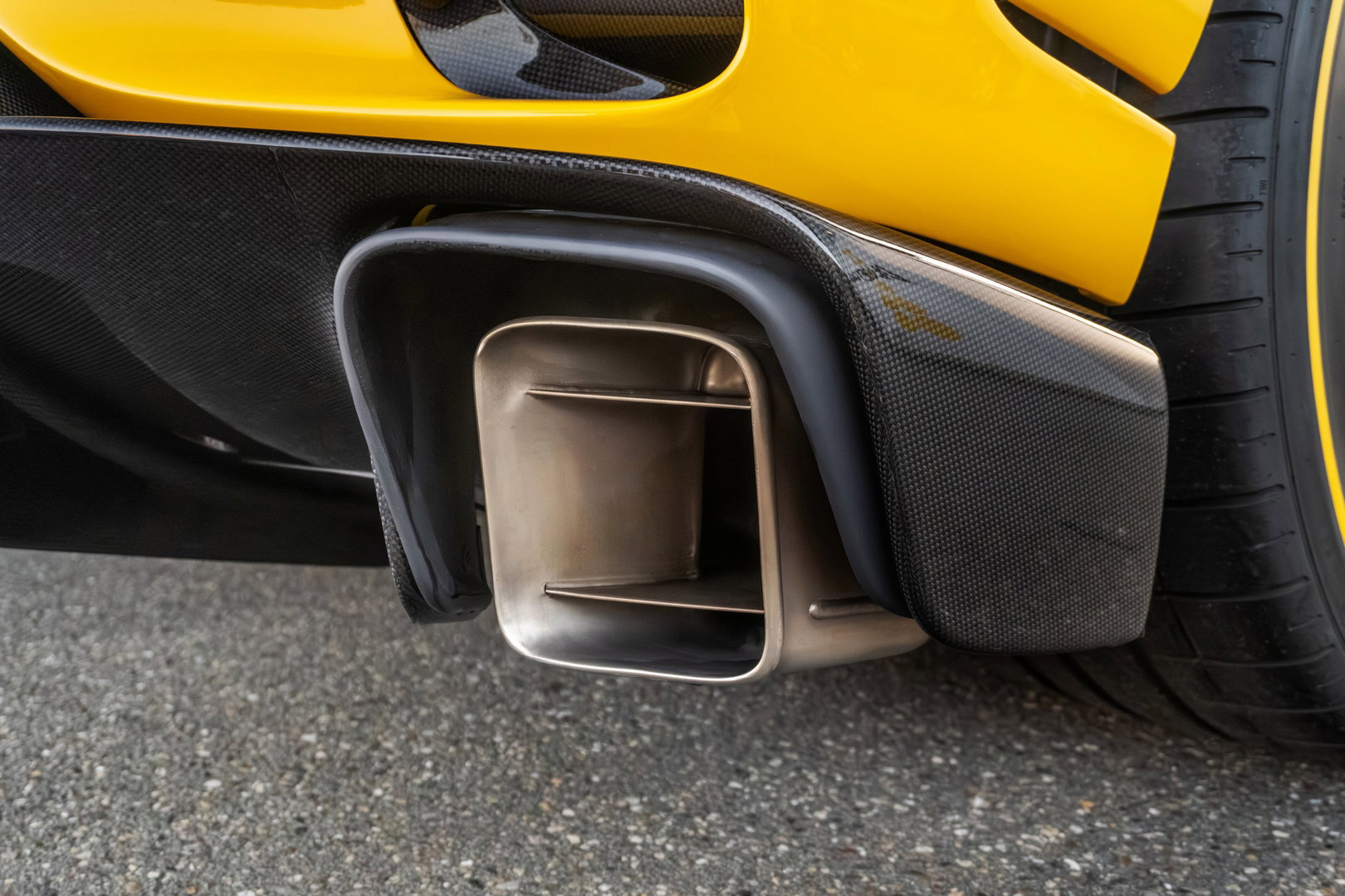 Ferrari 812 Competizione Aperta