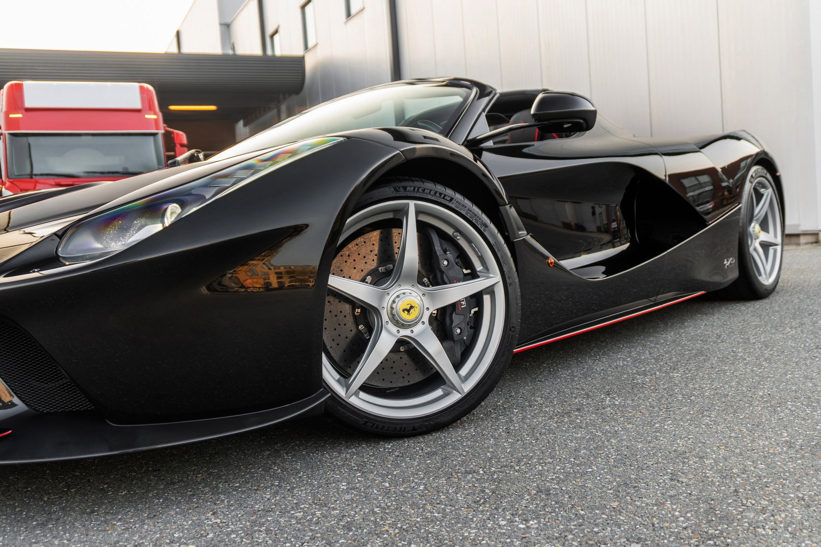 Ferrari LaFerrari Aperta