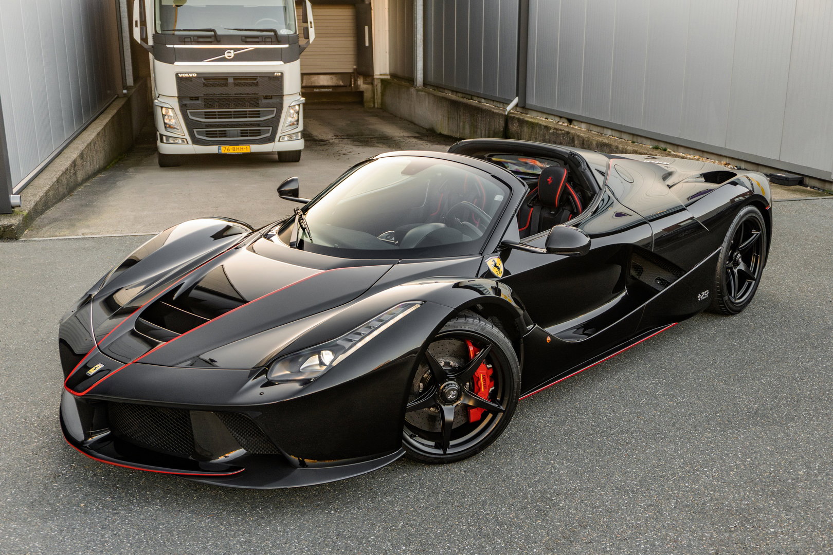 Ferrari LaFerrari Aperta