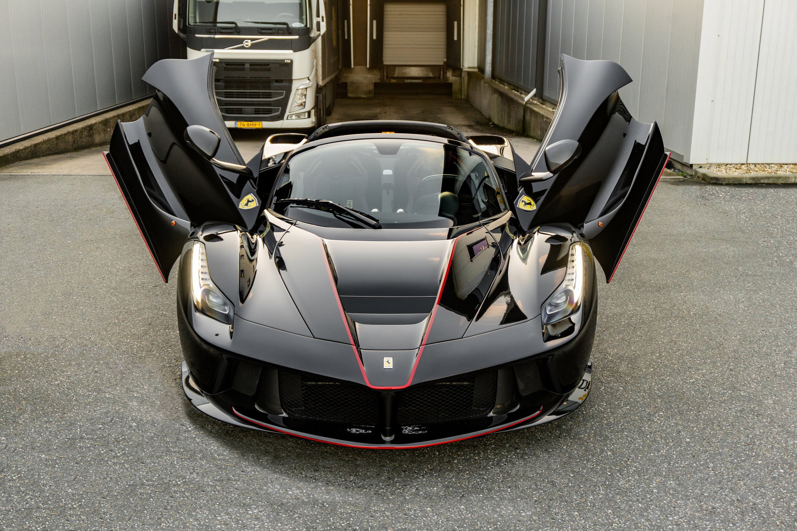 Ferrari LaFerrari Aperta