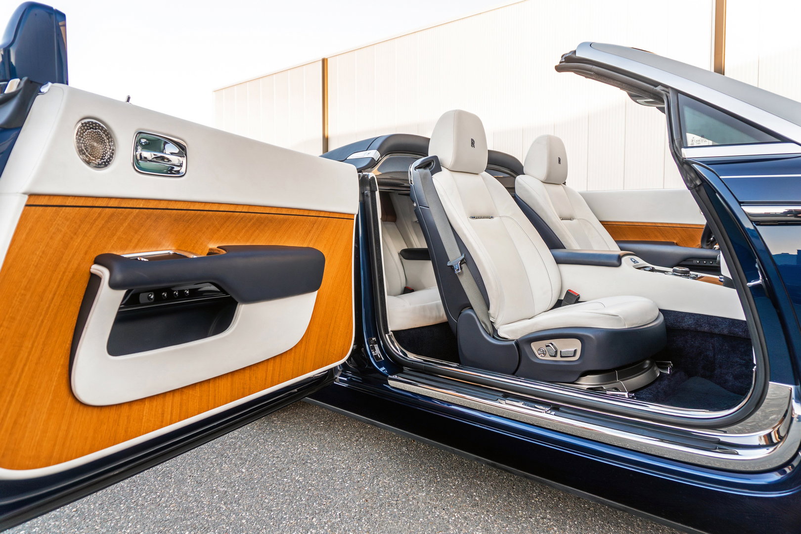 Rolls-Royce Dawn