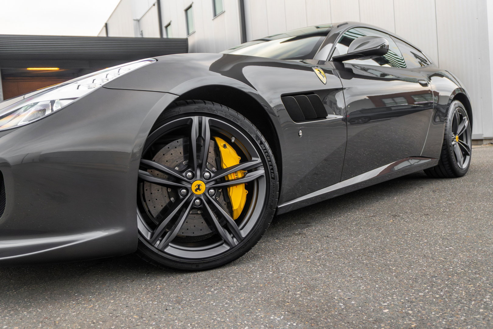 Ferrari GTC4Lusso 6.3 V12