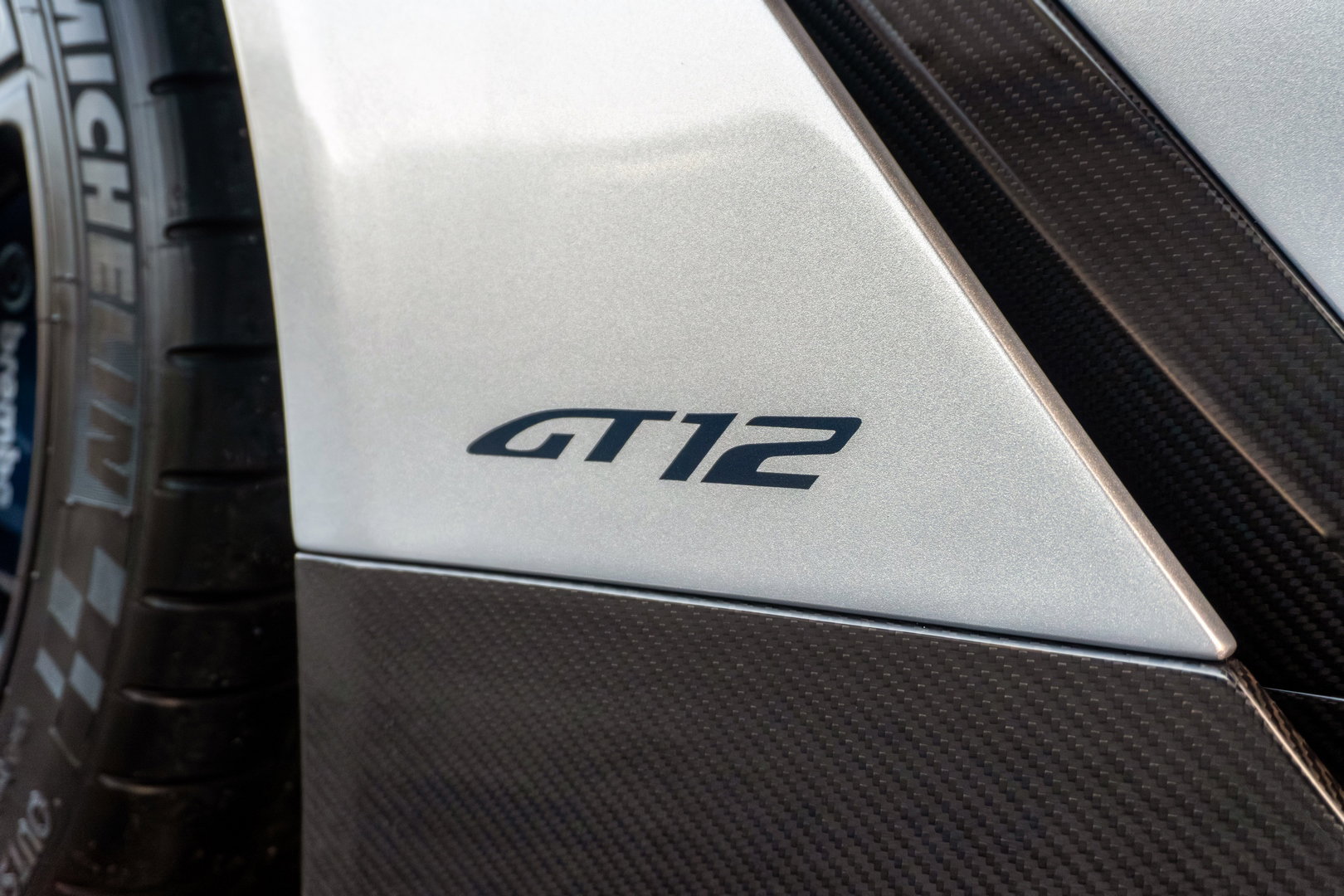 Aston Martin Vantage GT12