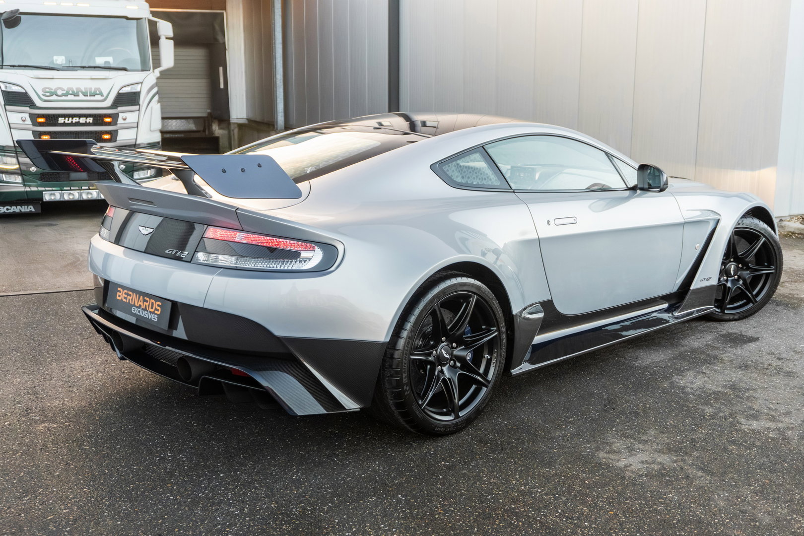 Aston Martin Vantage GT12