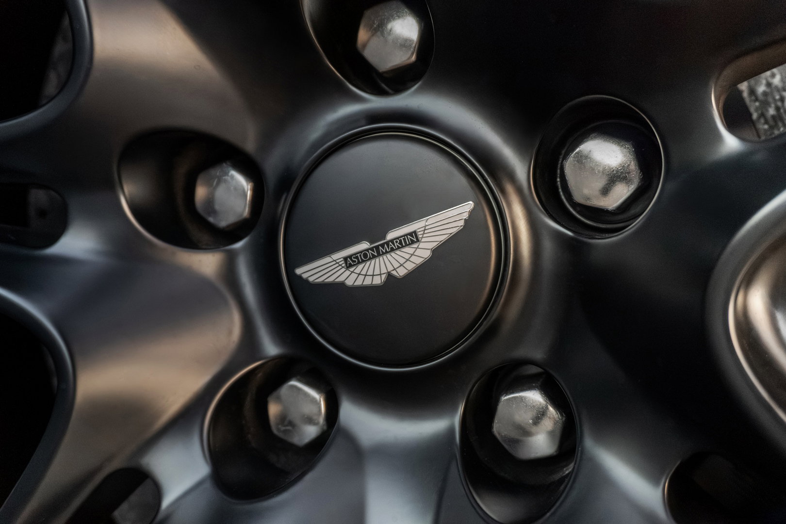 Aston Martin Vantage GT12