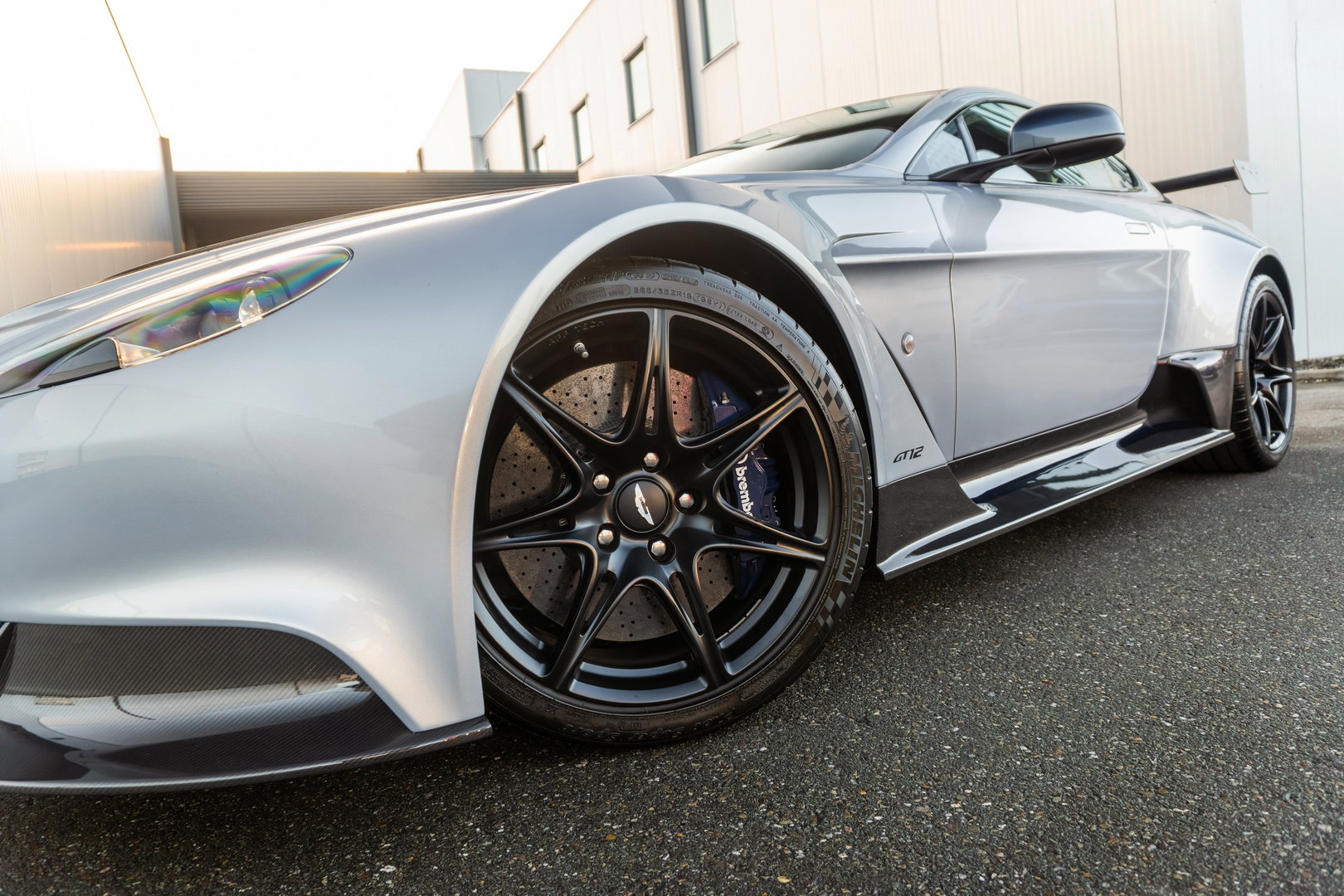 Aston Martin Vantage GT12