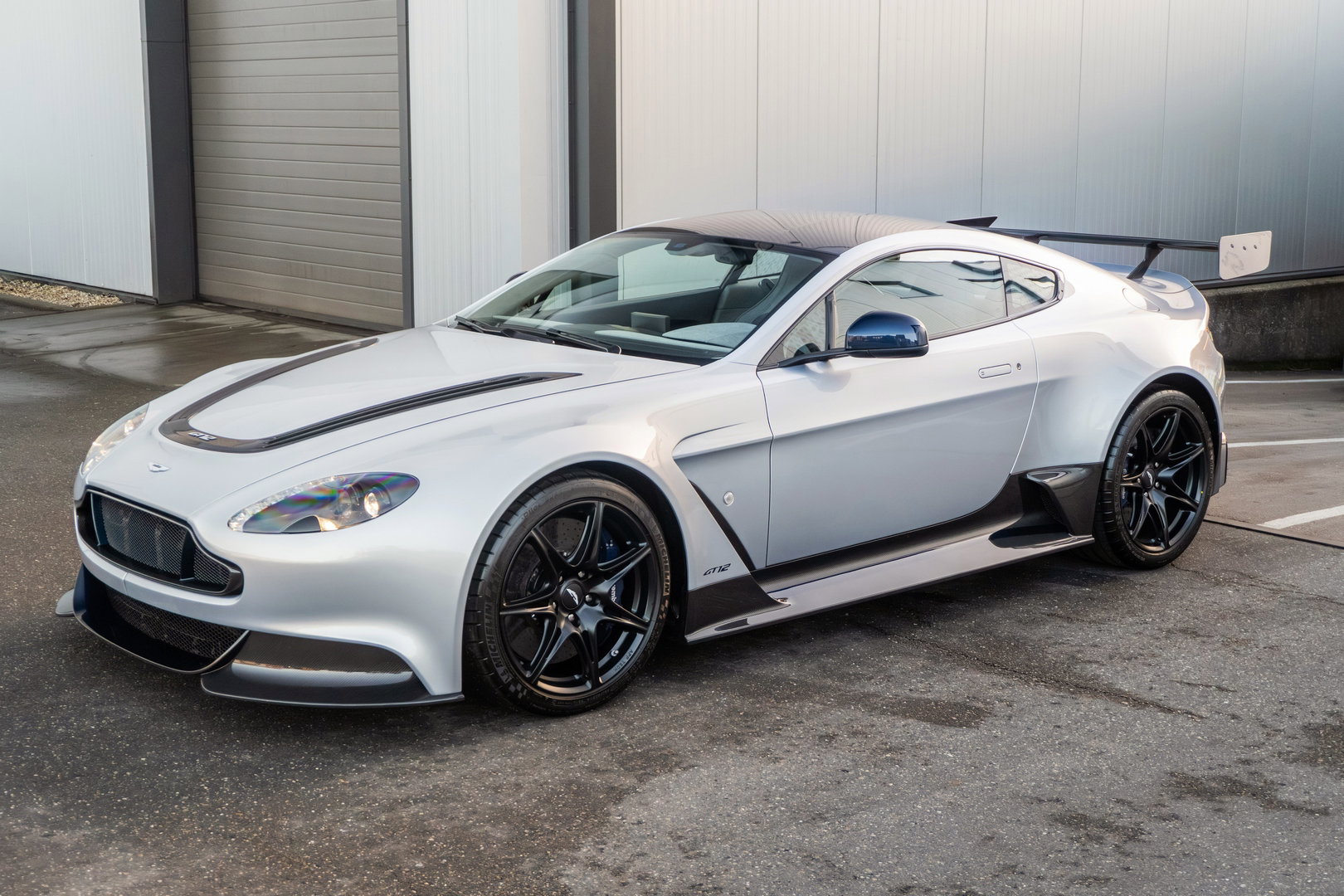 Aston Martin Vantage GT12