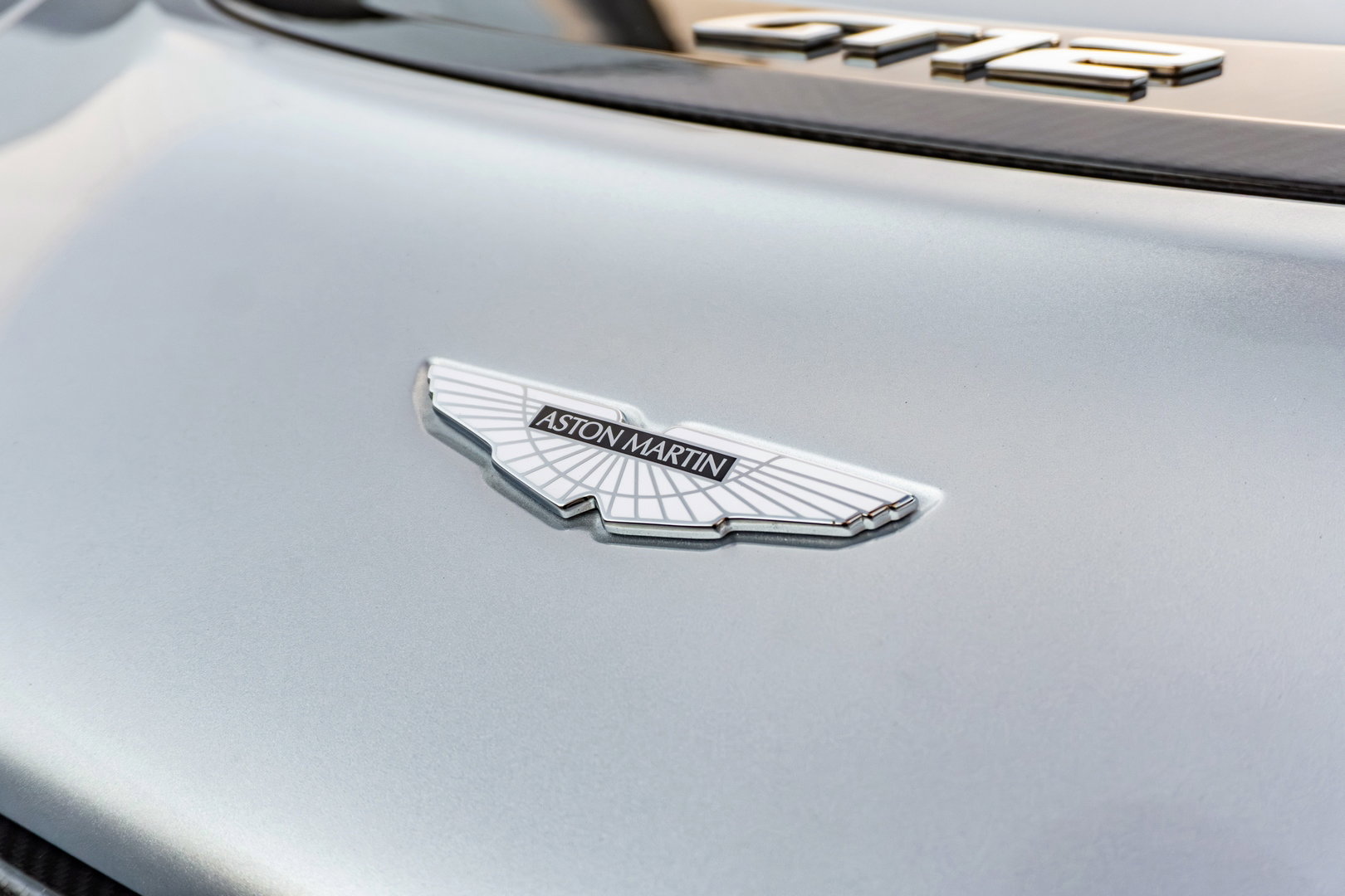 Aston Martin Vantage GT12