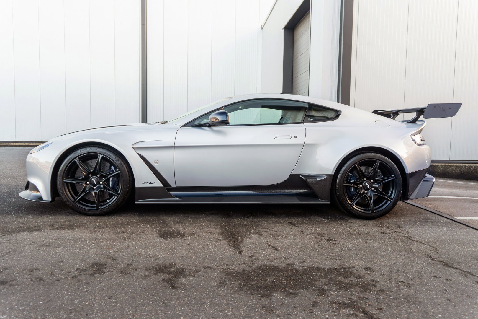Aston Martin Vantage GT12