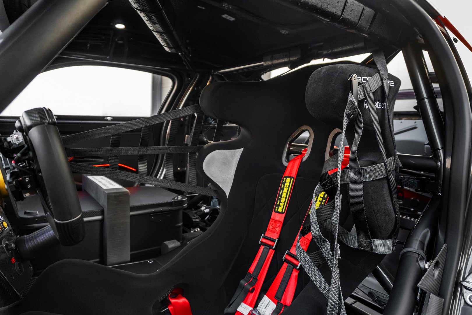 Porsche 911 (992) GT3 R rennsport