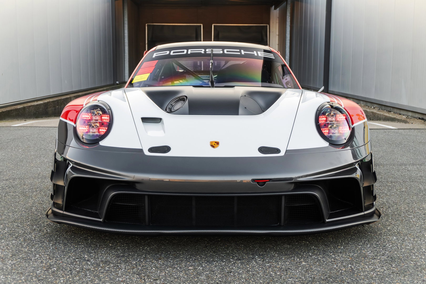 Porsche 911 (992) GT3 R rennsport
