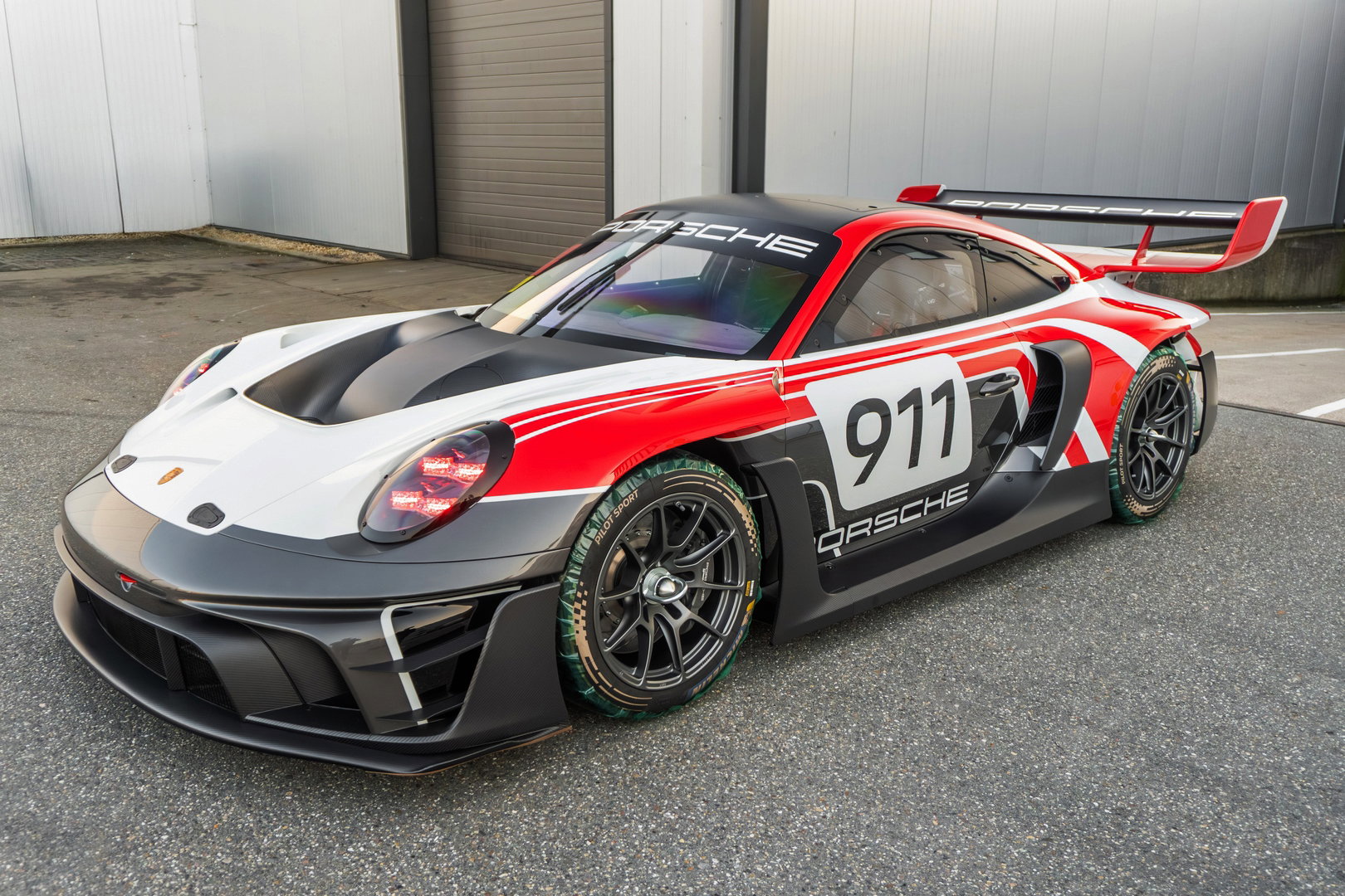 Porsche 911 (992) GT3 R rennsport