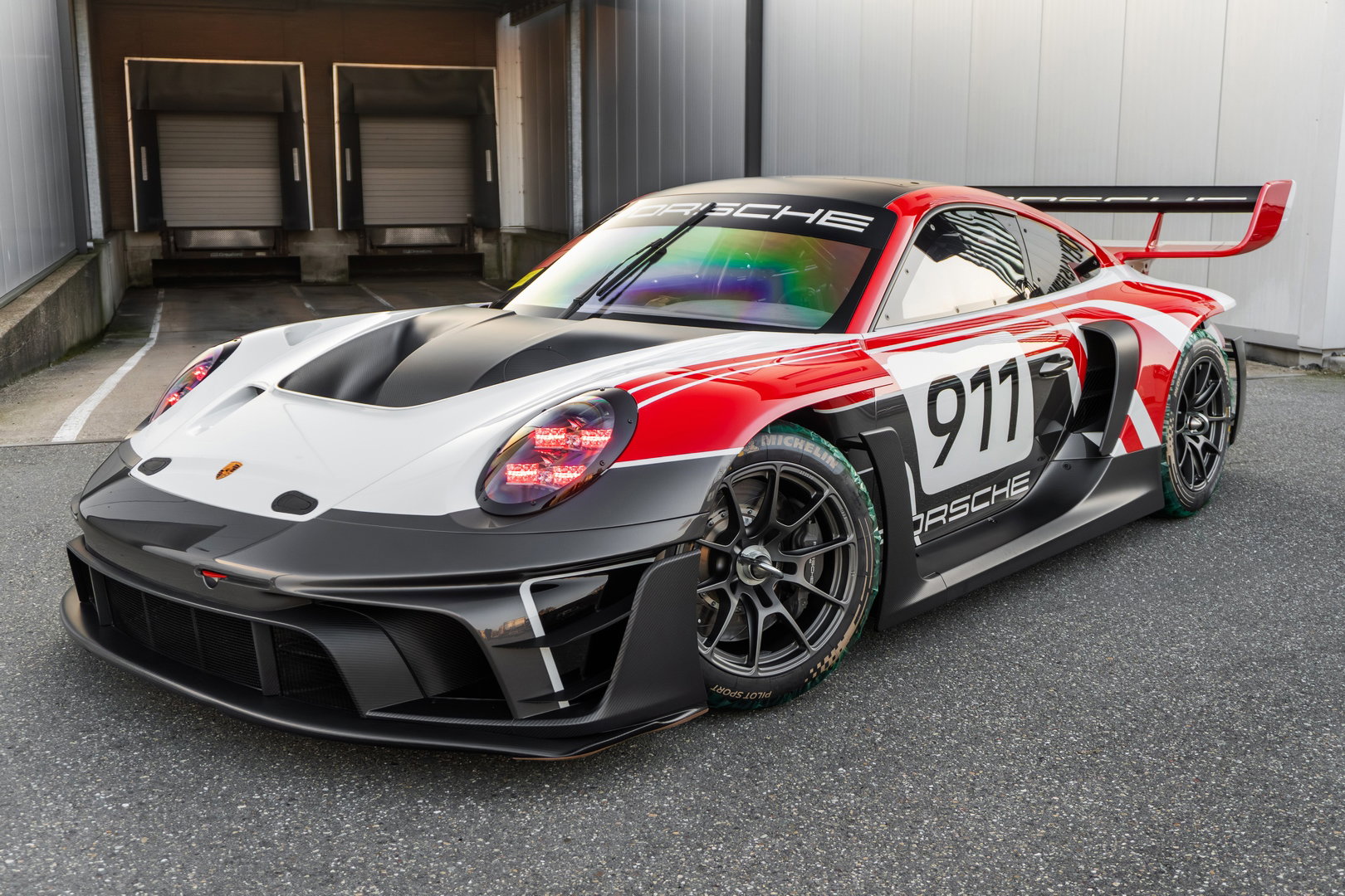 Porsche 911 (992) GT3 R rennsport