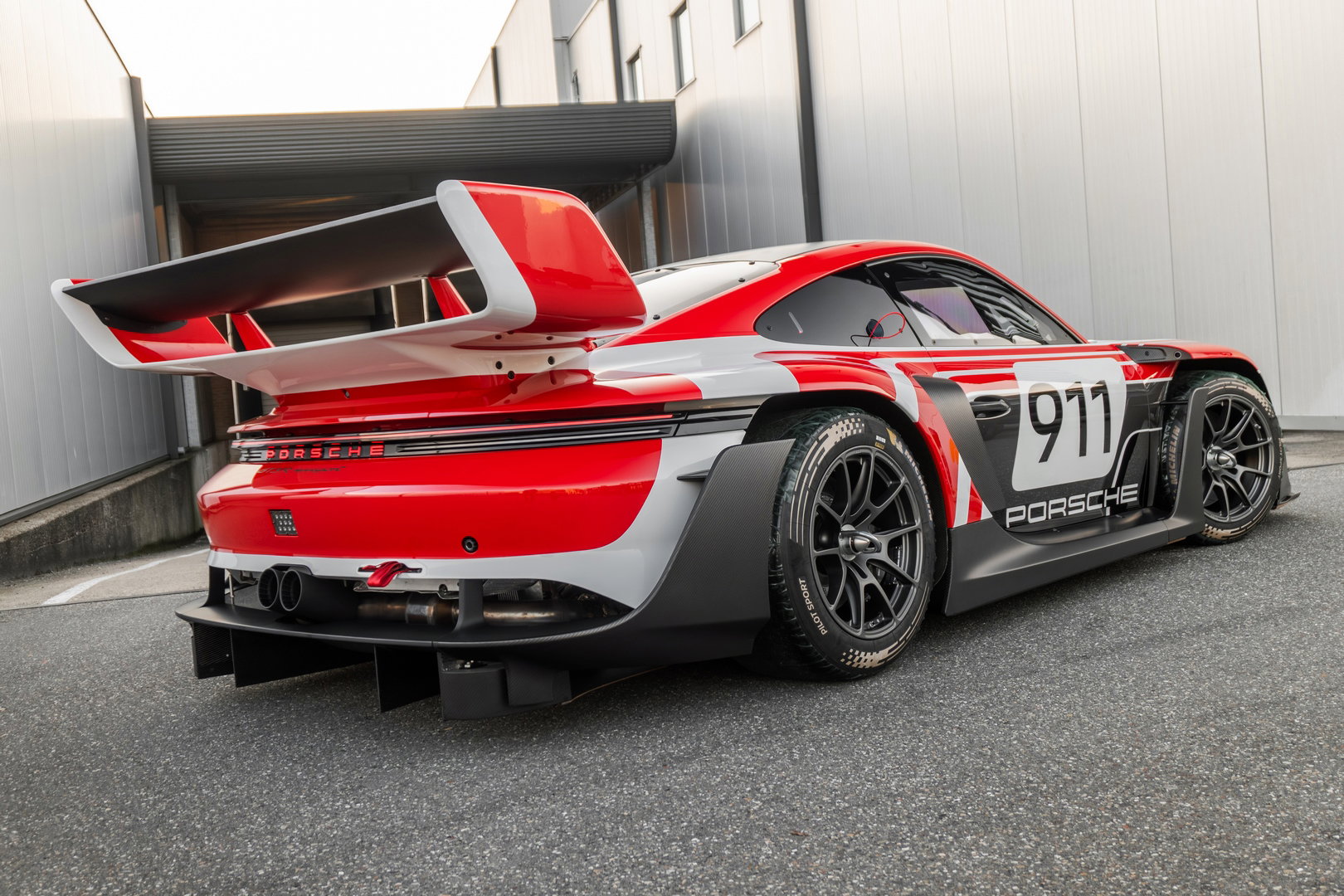 Porsche 911 (992) GT3 R rennsport