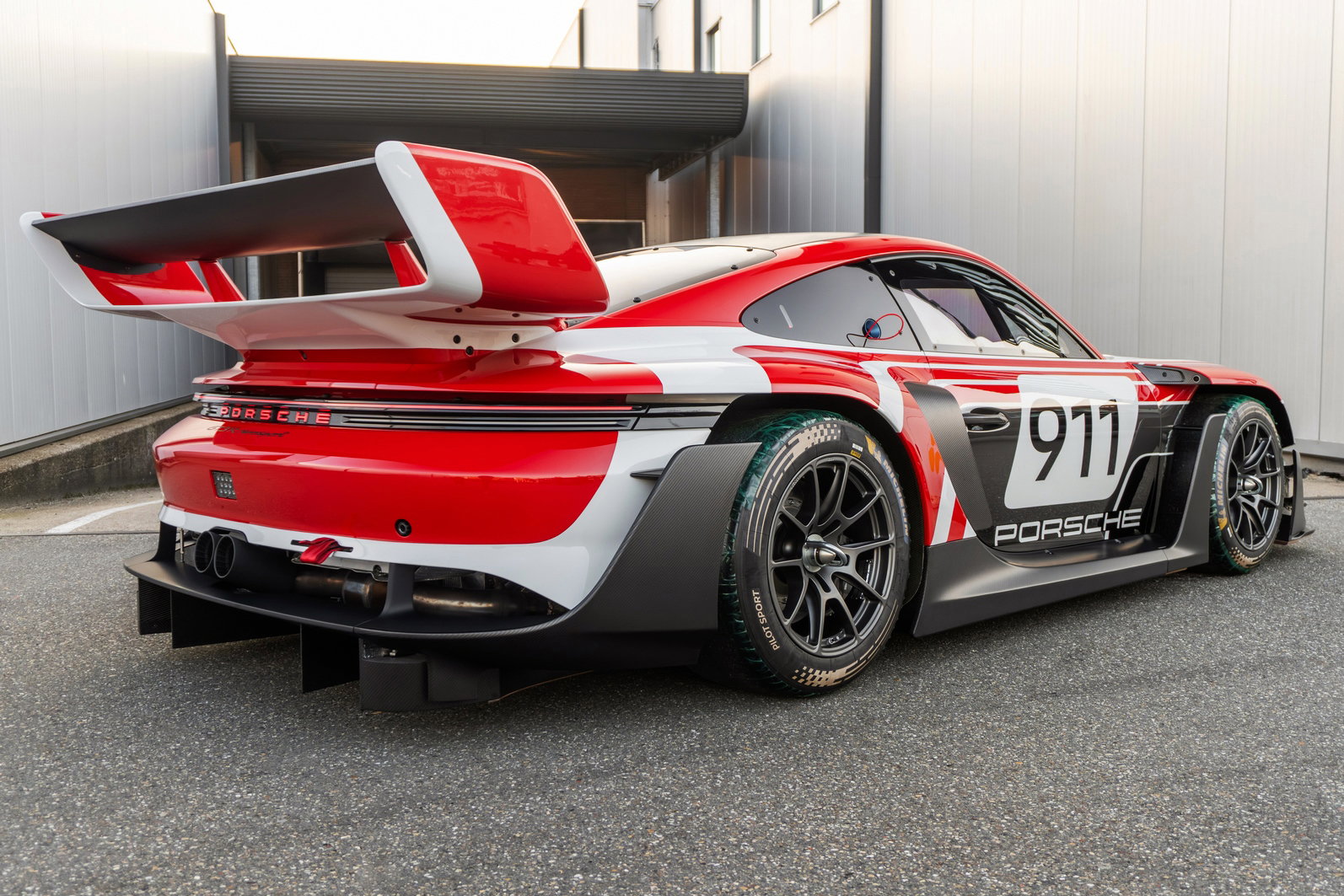 Porsche 911 (992) GT3 R rennsport