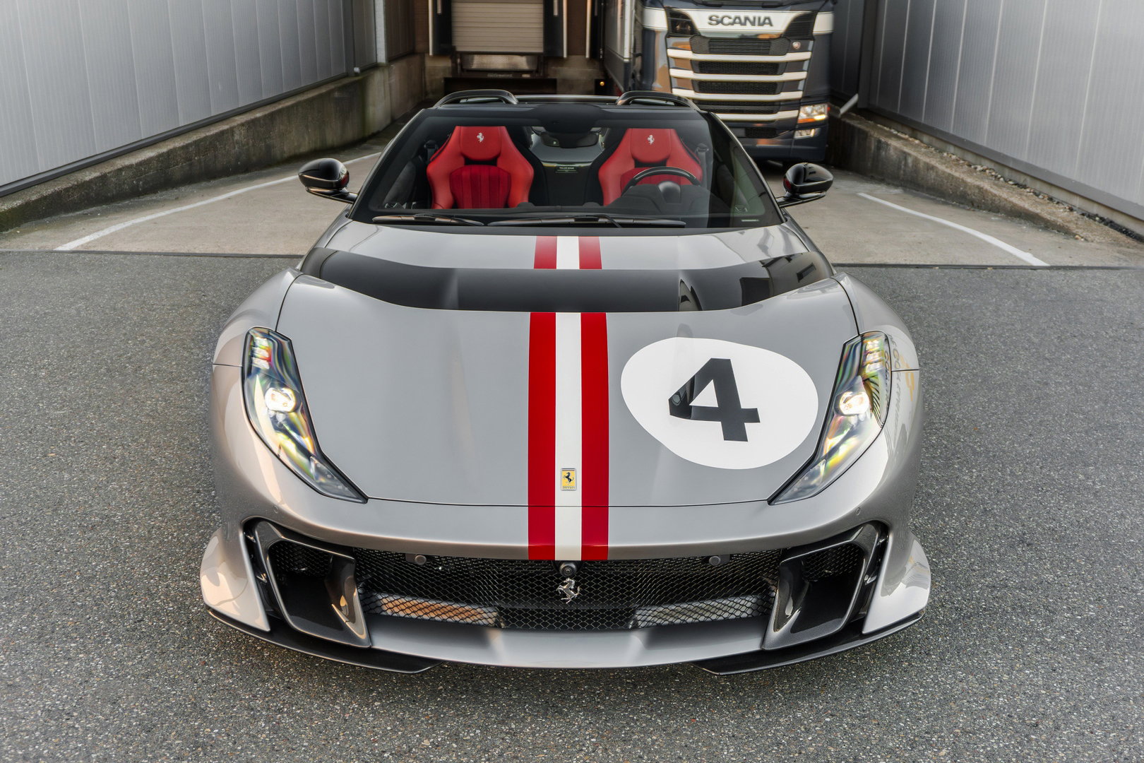 Ferrari 812 Competizione Aperta