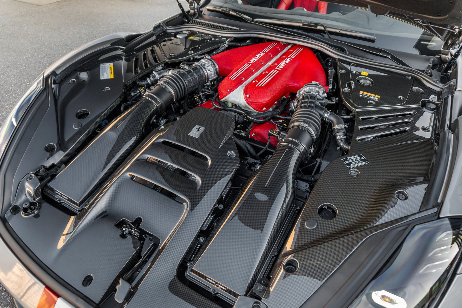 Ferrari 812 Competizione Aperta