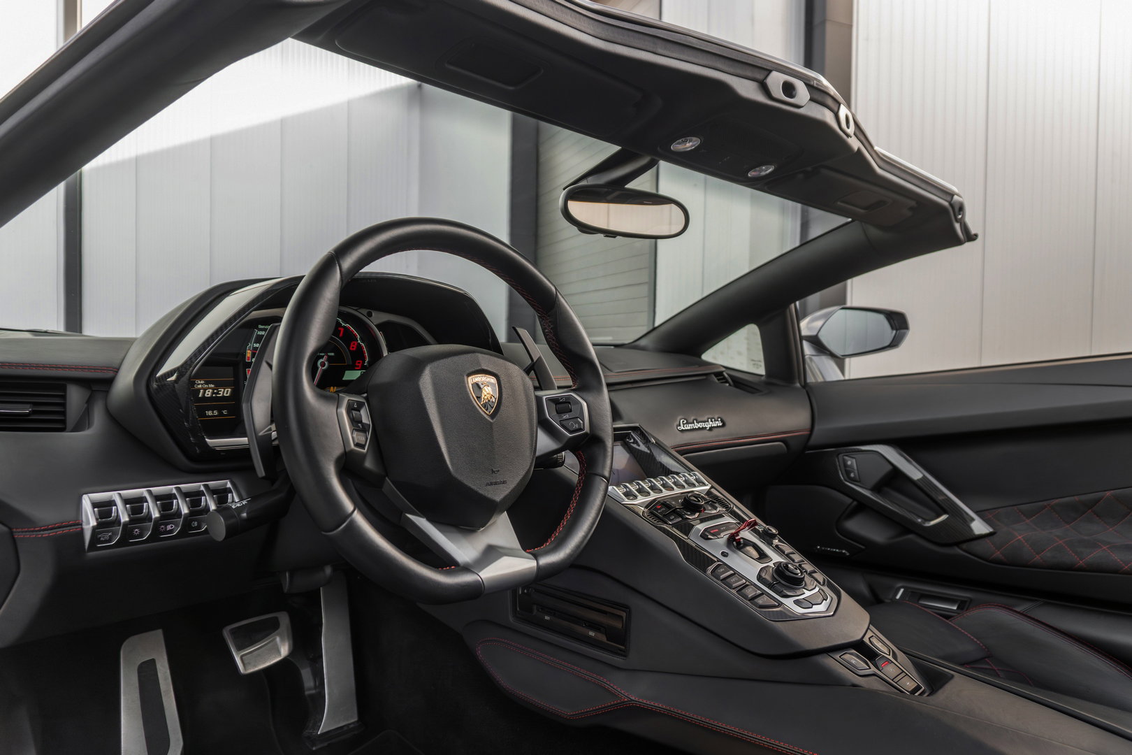 Lamborghini Aventador LP700-4