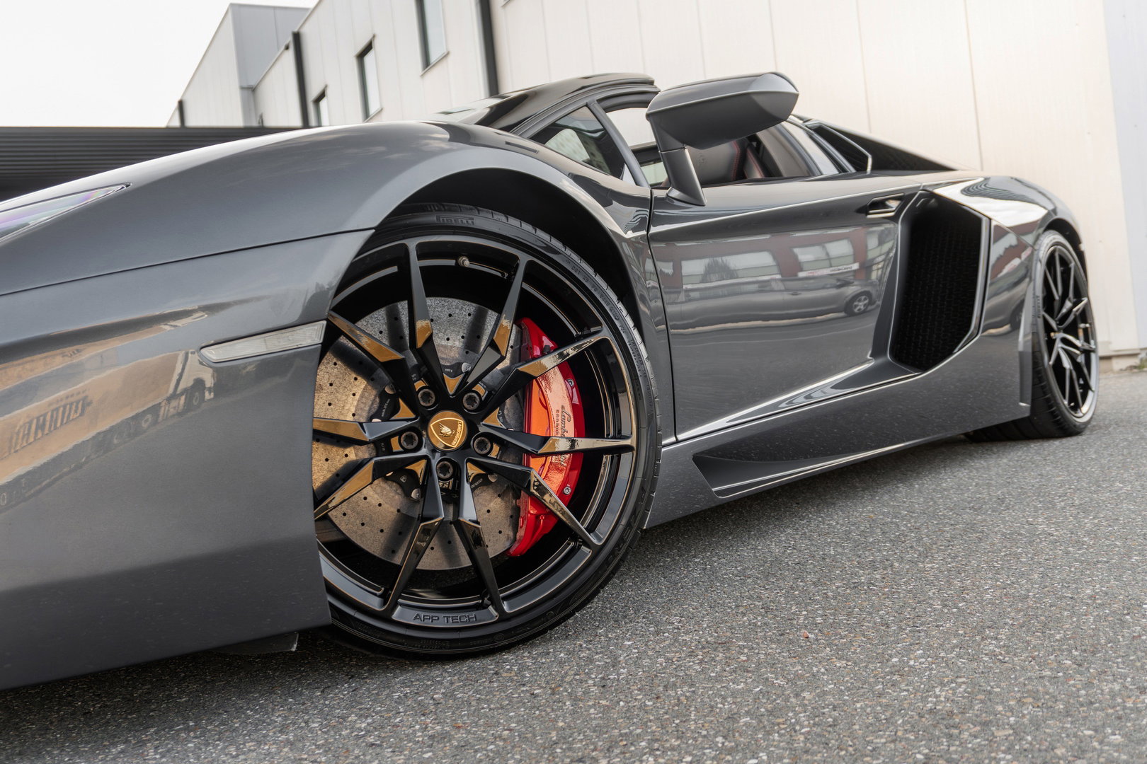 Lamborghini Aventador LP700-4