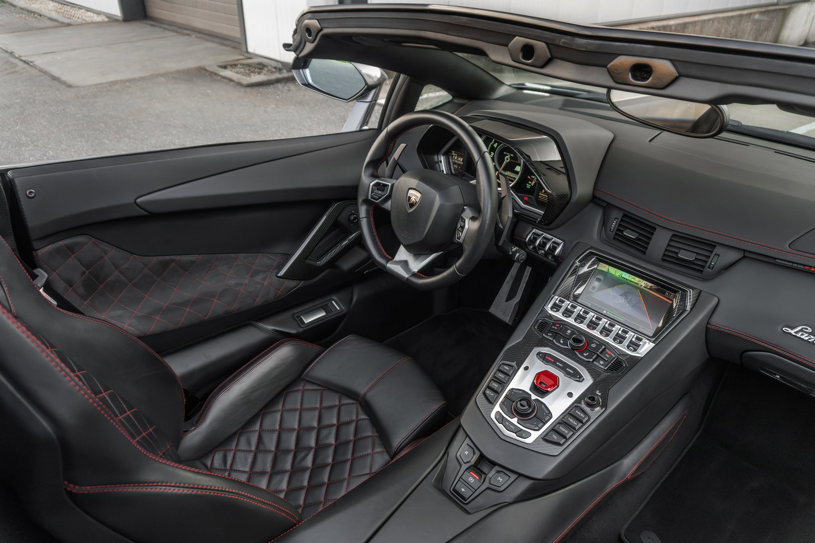 Lamborghini Aventador LP700-4