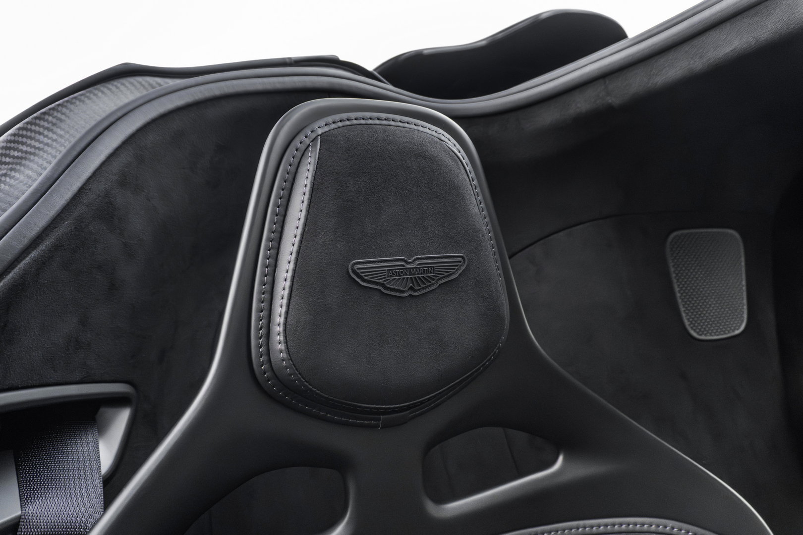 Aston Martin Valhalla
