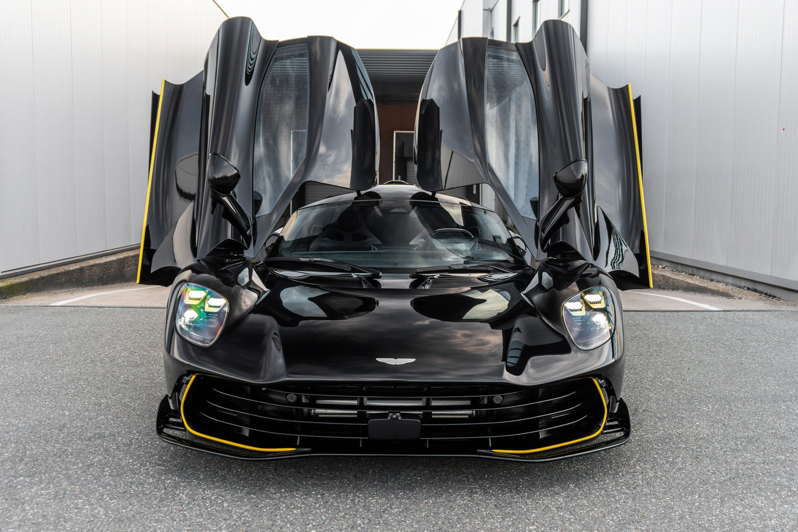 Aston Martin Valhalla