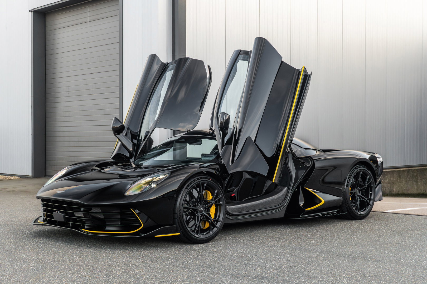 Aston Martin Valhalla