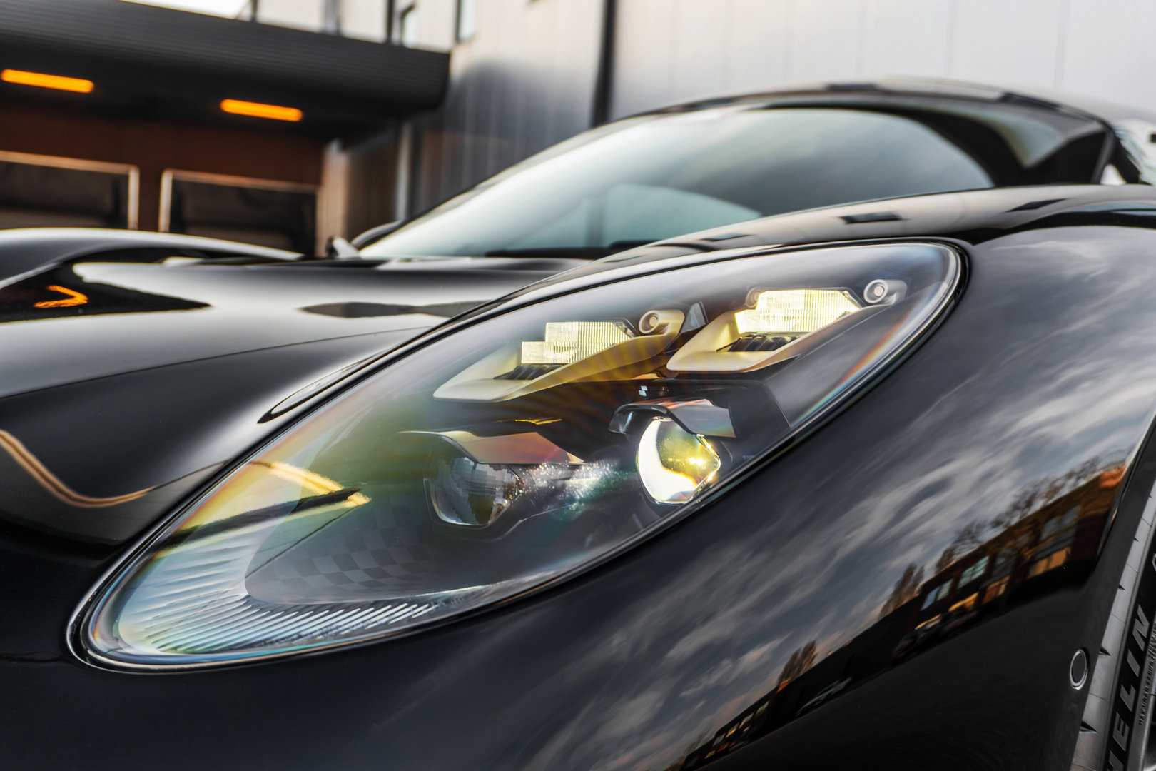 Aston Martin Valhalla