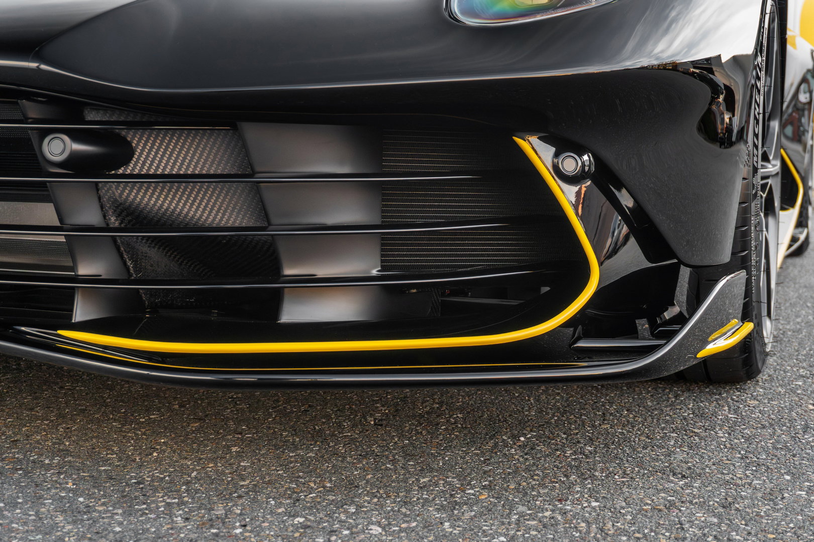 Aston Martin Valhalla