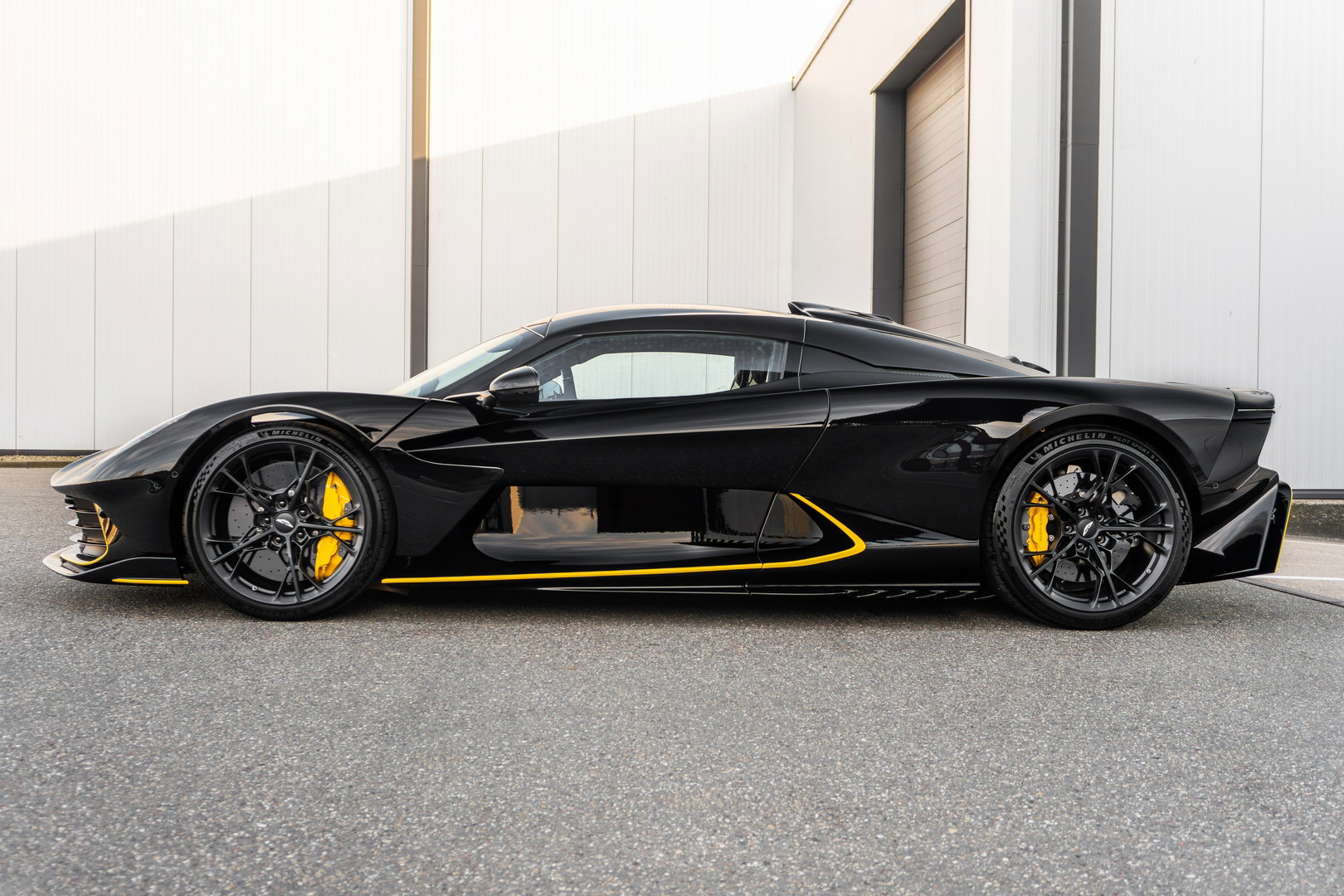 Aston Martin Valhalla